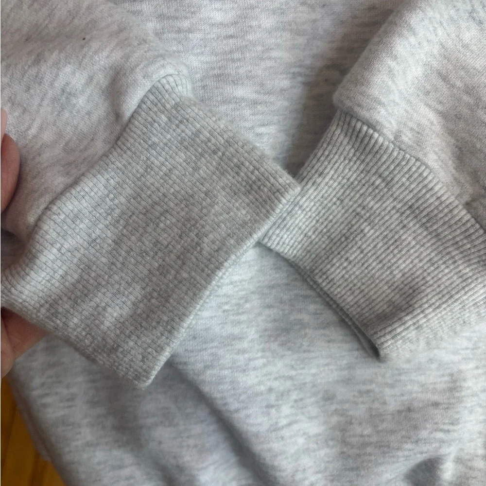 NWT SKIMS Women's Light Gray Sweatshirt - Picture 5 of 13